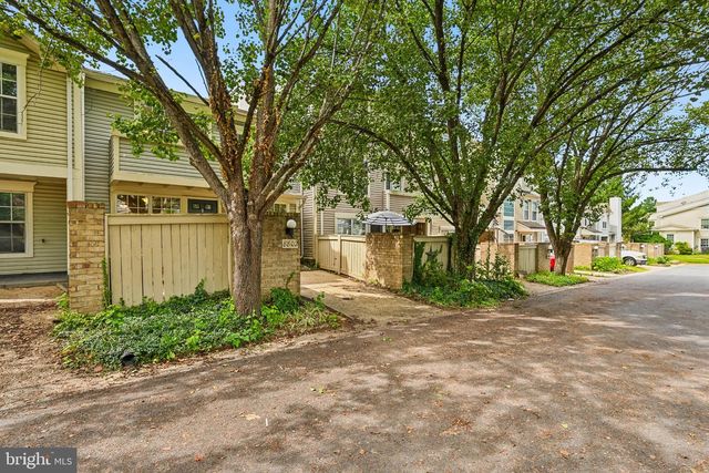 8802 STURBRIDGE PL, Gaithersburg, MD 20886