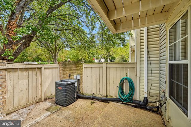 8802 STURBRIDGE PL, Gaithersburg, MD 20886
