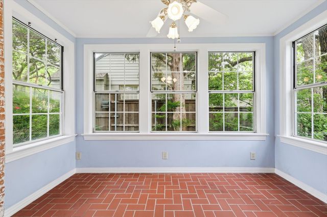 6921 HAMMOND Avenue, Dallas, TX 75223