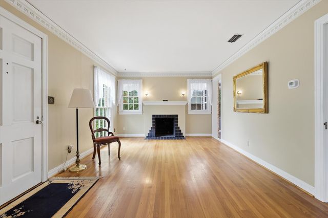 6921 HAMMOND Avenue, Dallas, TX 75223