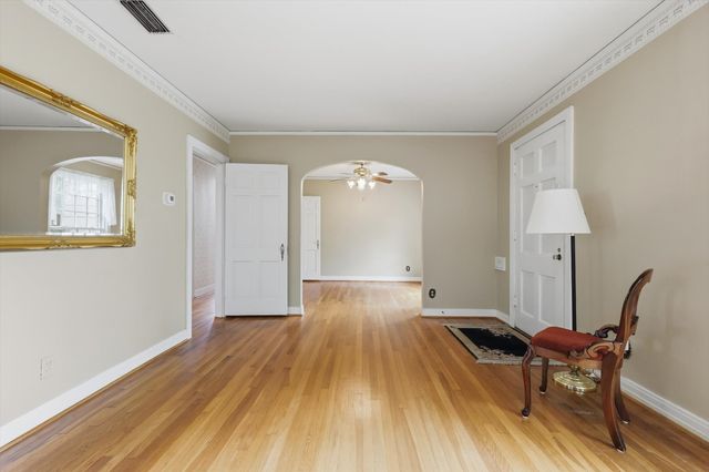 6921 HAMMOND Avenue, Dallas, TX 75223