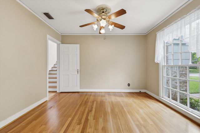 6921 HAMMOND Avenue, Dallas, TX 75223