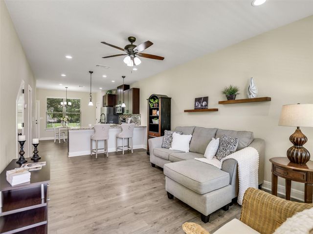 18803 Hogan CIR 16, Lago Vista, TX 78645