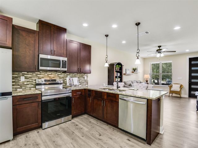 18803 Hogan CIR 16, Lago Vista, TX 78645