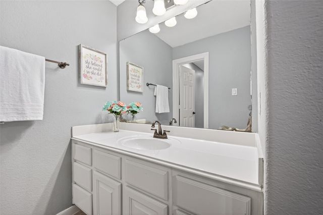 15710 Starcreek Lane, Houston, TX 77044