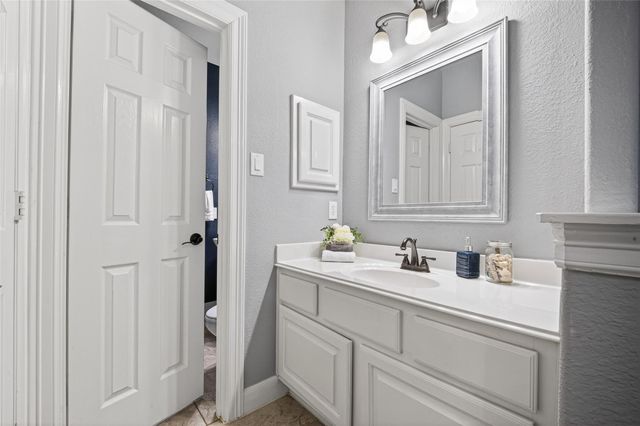 15710 Starcreek Lane, Houston, TX 77044