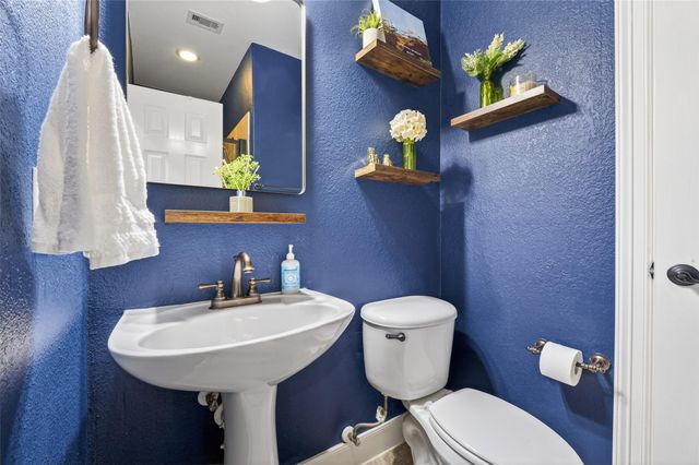 15710 Starcreek Lane, Houston, TX 77044