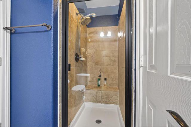 15710 Starcreek Lane, Houston, TX 77044