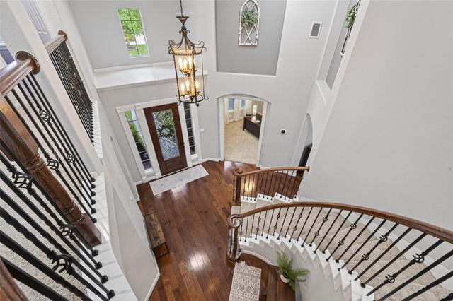 15710 Starcreek Lane, Houston, TX 77044