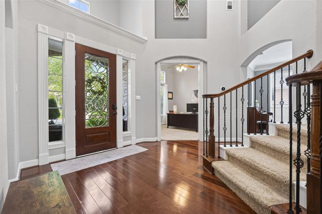 15710 Starcreek Lane, Houston, TX 77044