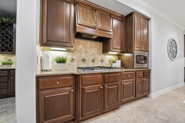 15710 Starcreek Lane, Houston, TX 77044