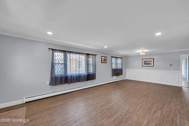 70 Grenada Street, Toms River, NJ 08757