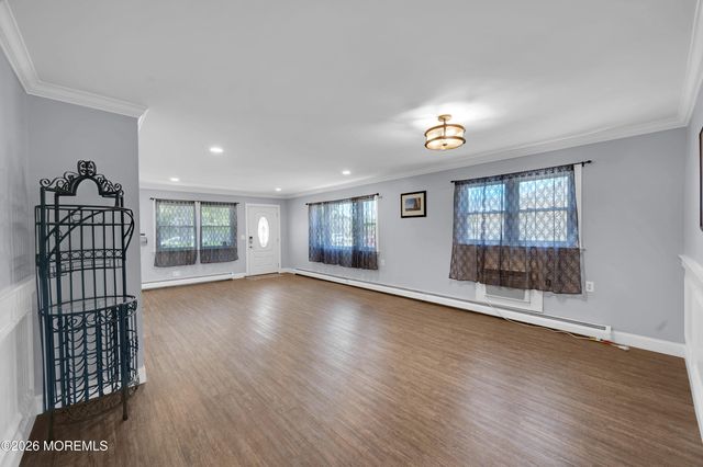 70 Grenada Street, Toms River, NJ 08757