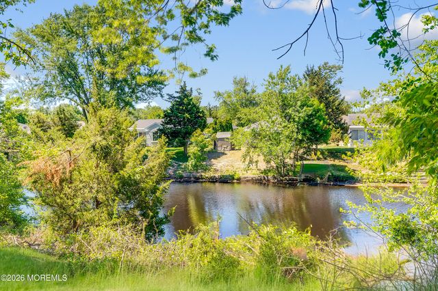70 Grenada Street, Toms River, NJ 08757