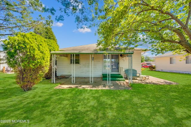 70 Grenada Street, Toms River, NJ 08757