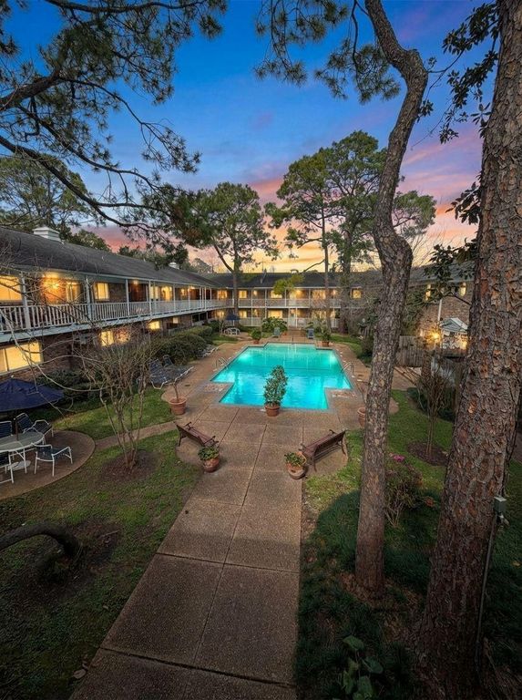 4040 San Felipe Street 202, Houston, TX 77027