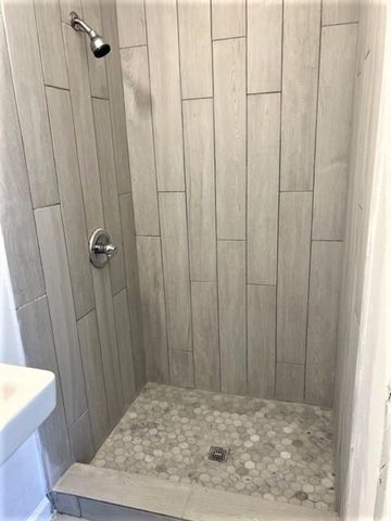 7017 Sherman Street 2, Houston, TX 77011