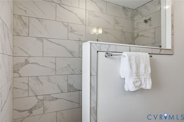 18224 Jones Run Trl, Moseley, VA 23120