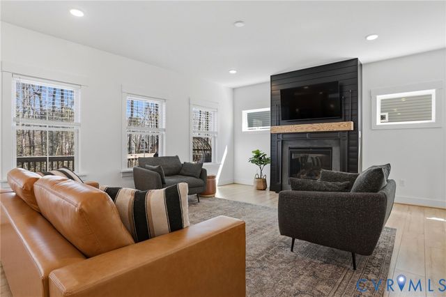 18224 Jones Run Trl, Moseley, VA 23120