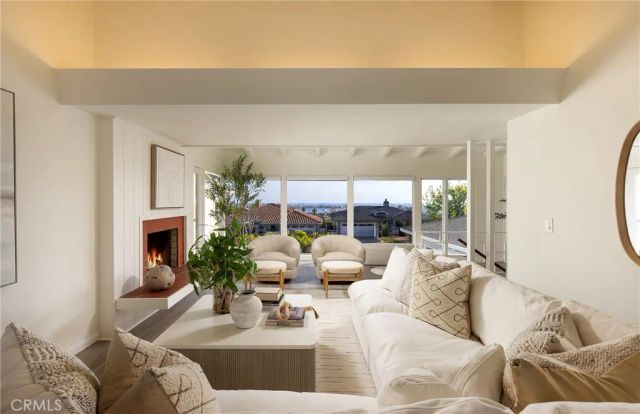 502 Kings Rd, Newport Beach, CA 92663