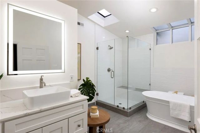 502 Kings Rd, Newport Beach, CA 92663