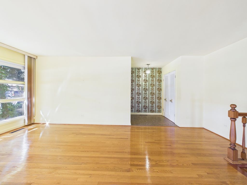 7307 N Karlov Avenue, Lincolnwood, IL 60712 — photo 4