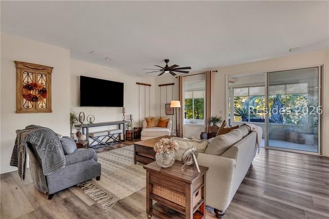 10 Hampton Cir, Bluffton, SC 29909