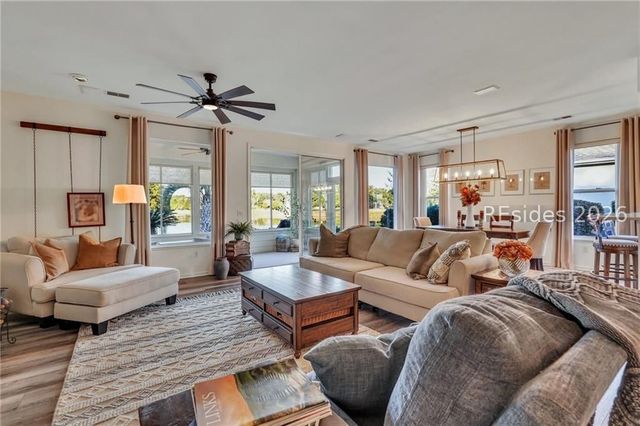 10 Hampton Cir, Bluffton, SC 29909