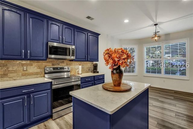10 Hampton Cir, Bluffton, SC 29909