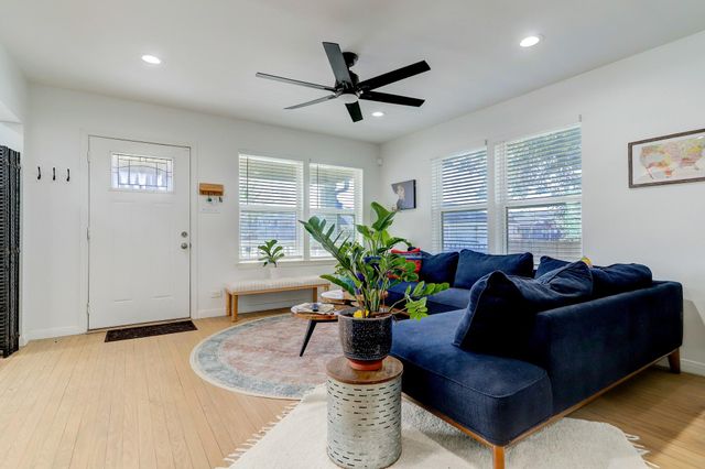 4801 Avenue H, Houston, TX 77011