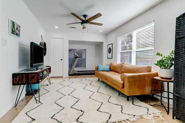 4801 Avenue H, Houston, TX 77011