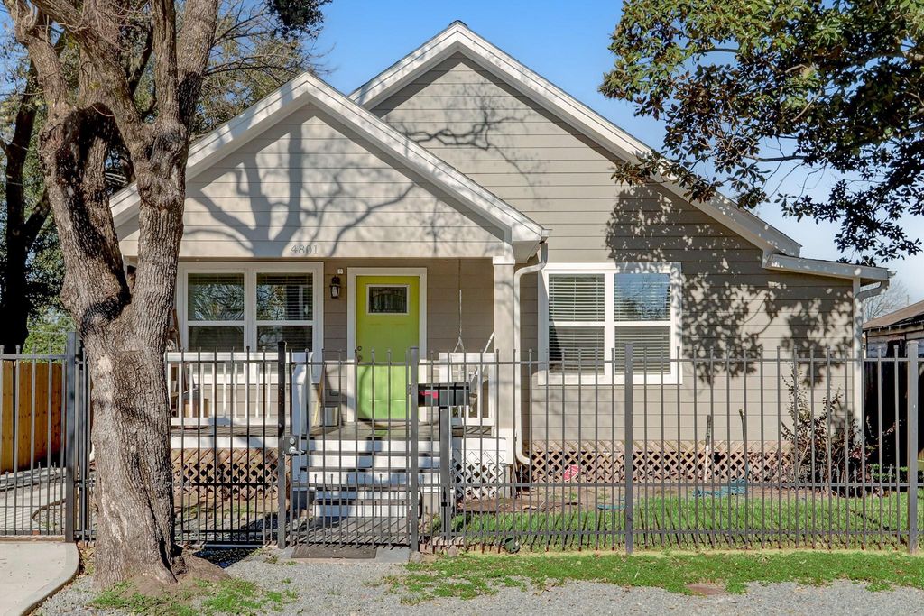 4801 Avenue H, Houston, TX 77011