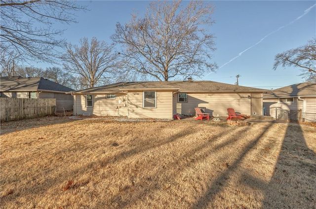 5429 Riggs Street, Mission, KS 66202