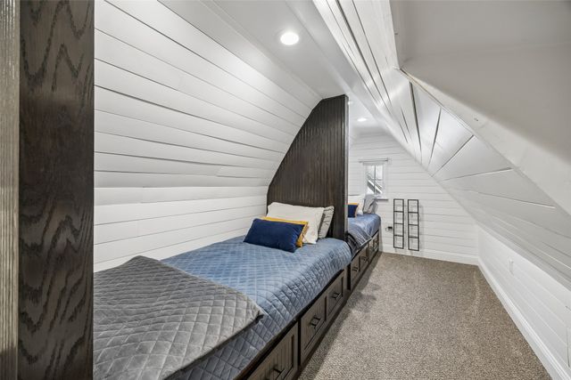 1011 N Clinton Avenue, Dallas, TX 75208