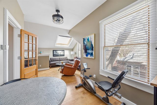 1011 N Clinton Avenue, Dallas, TX 75208