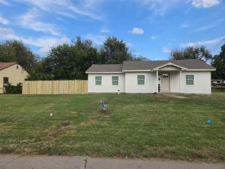 1527 S 6th Street, Chickasha, OK 73018