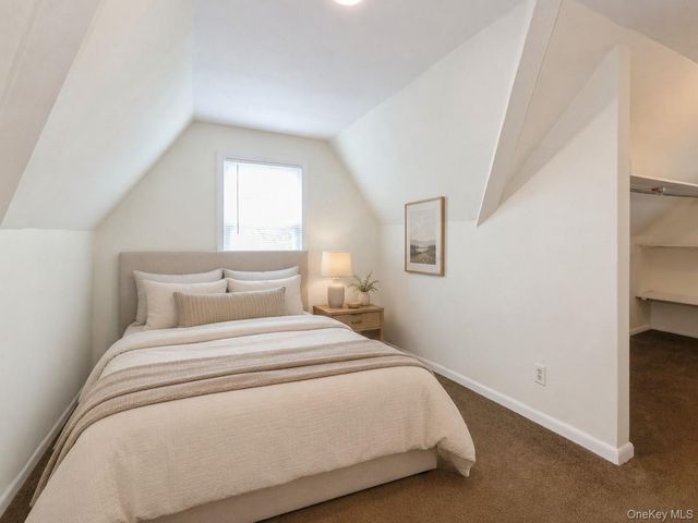 11 Deauville Parkway, Lindenhurst, NY 11757
