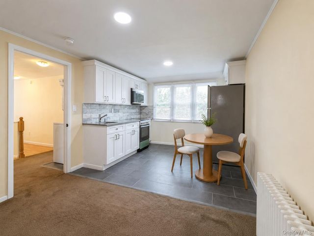 11 Deauville Parkway, Lindenhurst, NY 11757