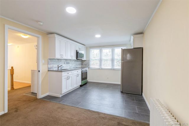 11 Deauville Parkway, Lindenhurst, NY 11757