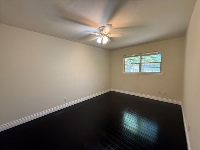 1135 Park Center Street, Benbrook, TX 76126