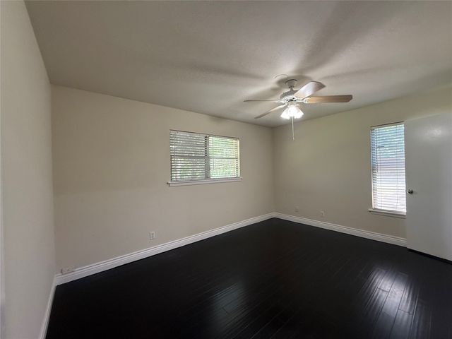 1135 Park Center Street, Benbrook, TX 76126