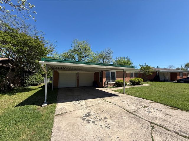 1135 Park Center Street, Benbrook, TX 76126