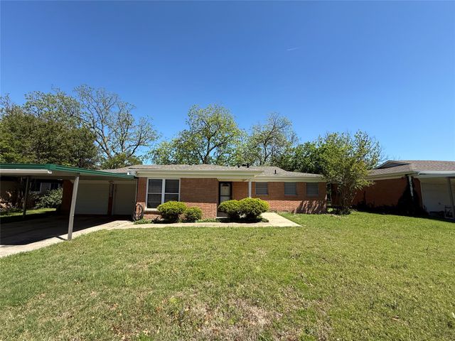 1135 Park Center Street, Benbrook, TX 76126