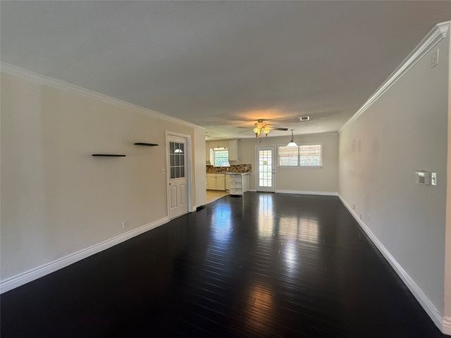 1135 Park Center Street, Benbrook, TX 76126