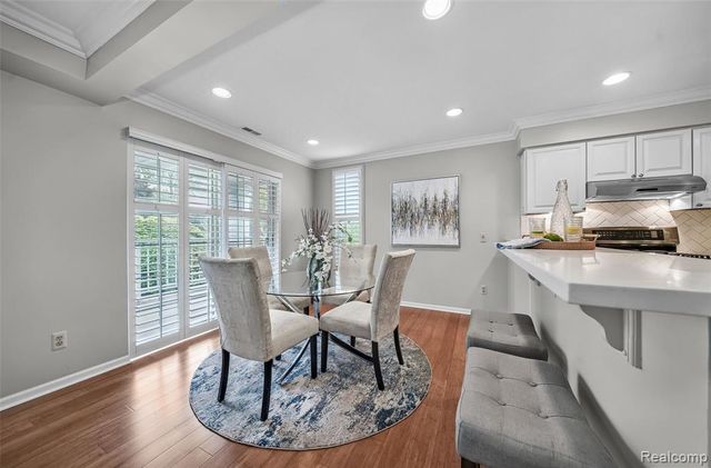 3553 Port Cove Drive 39, Waterford, MI 48328