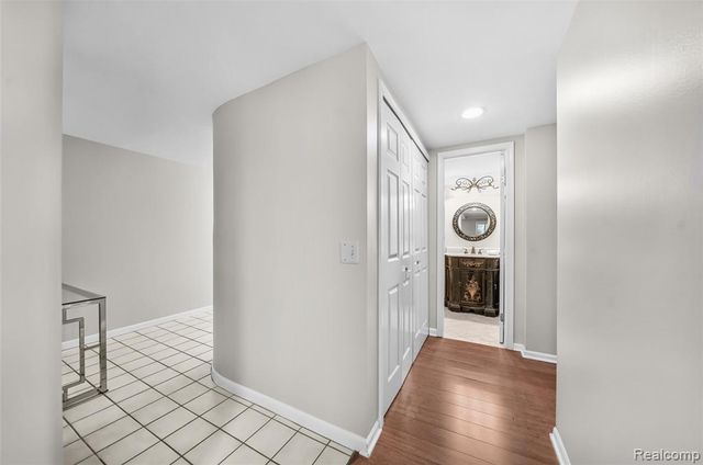 3553 Port Cove Drive 39, Waterford, MI 48328