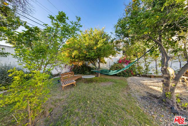 2009 N New Hampshire Avenue, Los Angeles, CA 90027