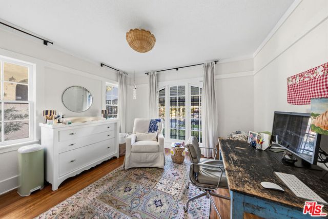 2009 N New Hampshire Avenue, Los Angeles, CA 90027