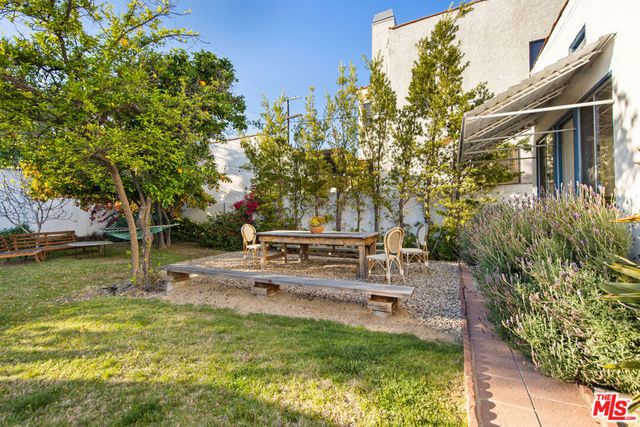 2009 N New Hampshire Avenue, Los Angeles, CA 90027