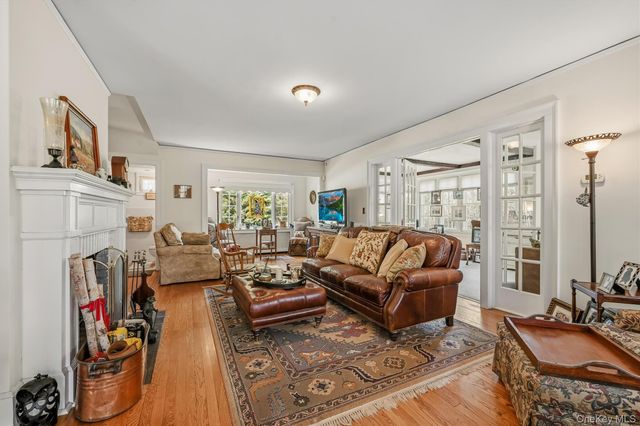 61 E Maple Avenue, Suffern, NY 10901